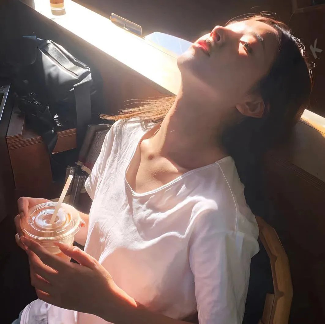夏日午后的初缠爱恋